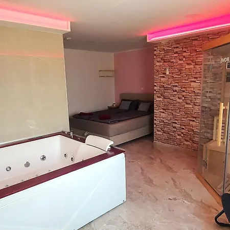 Apartma Oli דירה קופר