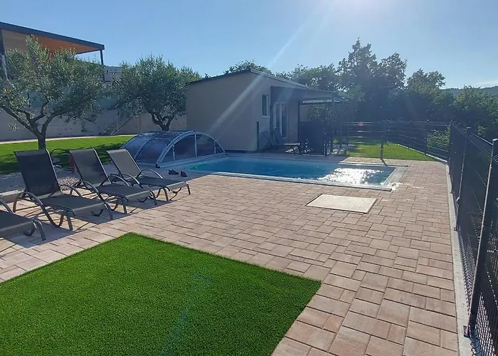 アパート Apartma Oli *